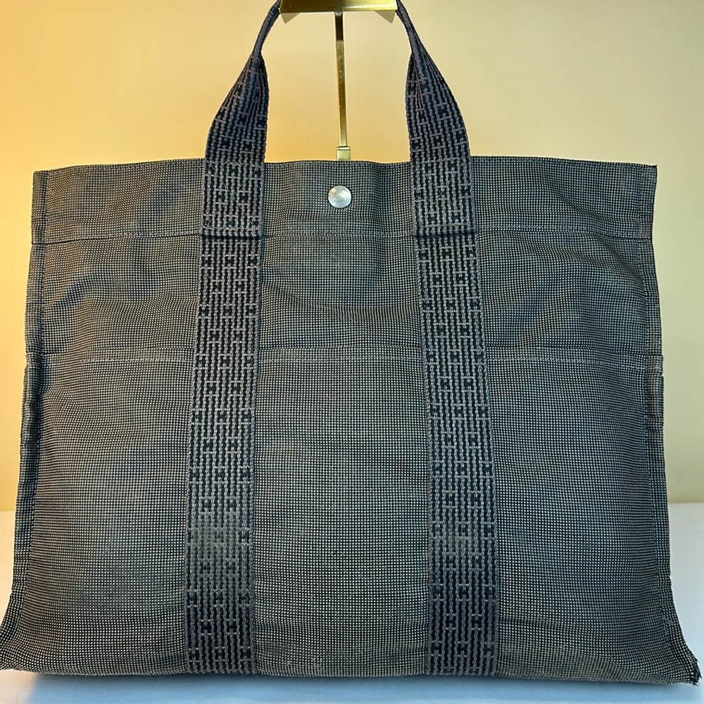Hermès Gray and Black Structured Tote Bag with Durable Straps